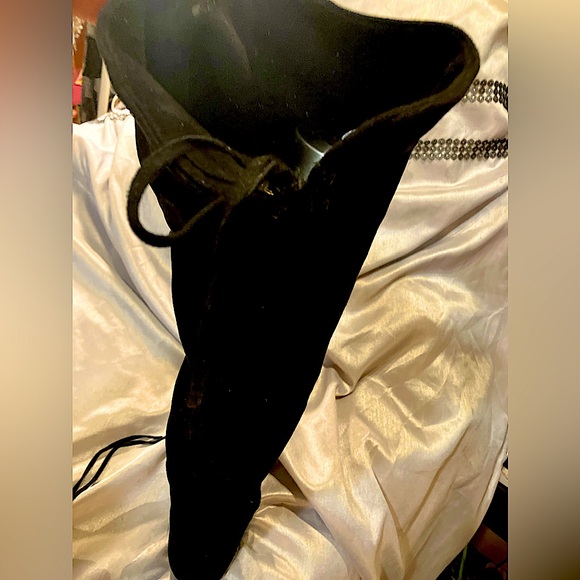 Knock-out Over Knee soft black suede zipup flats by Top Moda size7. Gently used. - Picture 7 of 15